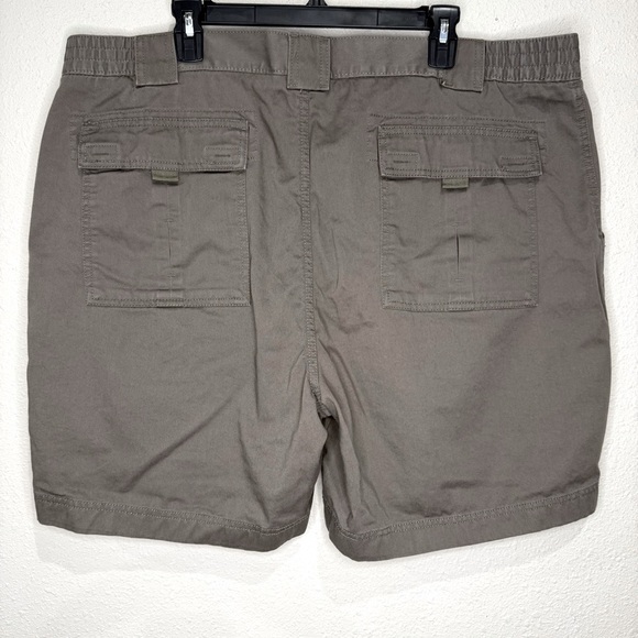 Roundtree & Yorke Cargo Shorts Side Elastic Waist Pockets Cotton Men’s Size 44 - Picture 2 of 9